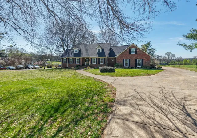 Photo 3 of Single family home for sale at 2685 Hampshire Pike, Columbia, TN 38401 | MLS# 3320180 | Listing updated on 2026-09-03