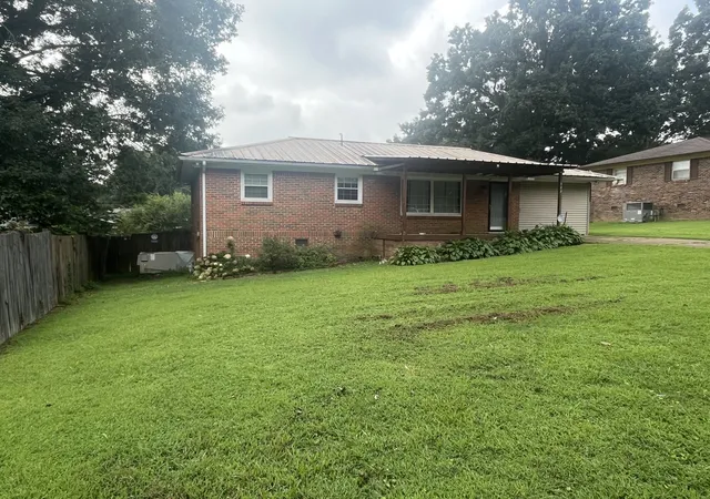 Single family home for sale at 122 E James St, Collinwood, TN 38450 | MLS# 3320207