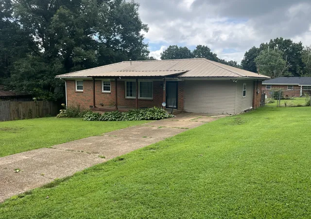 Photo 2 of Single family home for sale at 122 E James St, Collinwood, TN 38450 | MLS# 3320207 | Listing updated on 2026-08-08