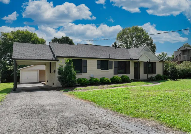 1st image of 2213 Ridgecrest Dr, Nashville, TN 37216 | MLS# 3320570
