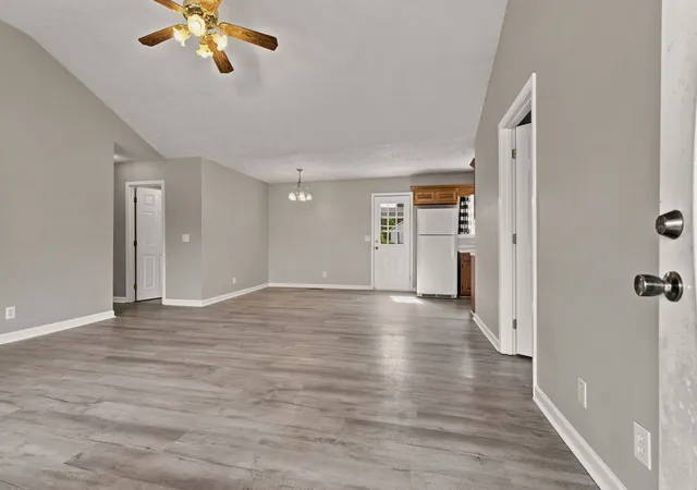 Photo 4 of Single family home for sale at 109 Anna Ln, Shelbyville, TN 37160 | MLS# 3320554 | Listing updated on 2026-08-23