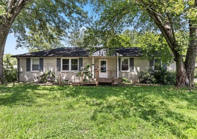 Photo 2 of Sale Pending at 210 Nottingham Pl, Clarksville, TN 37042 | MLS# 3320212 | Listing updated on 2026-08-22