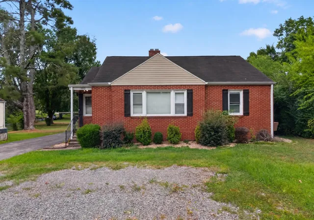 2nd image of 1108 S Brittain St, Shelbyville, TN 37160 | MLS# 3320228