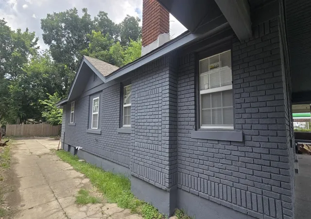Photo 1 of Single family home for sale at 1251 Lamar Ave, Memphis, TN 38104 | MLS# 3593494 | Listing updated on 2026-09-17