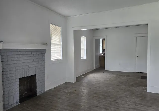 Photo 3 of Single family home for sale at 1251 Lamar Ave, Memphis, TN 38104 | MLS# 3593494 | Listing updated on 2026-09-17