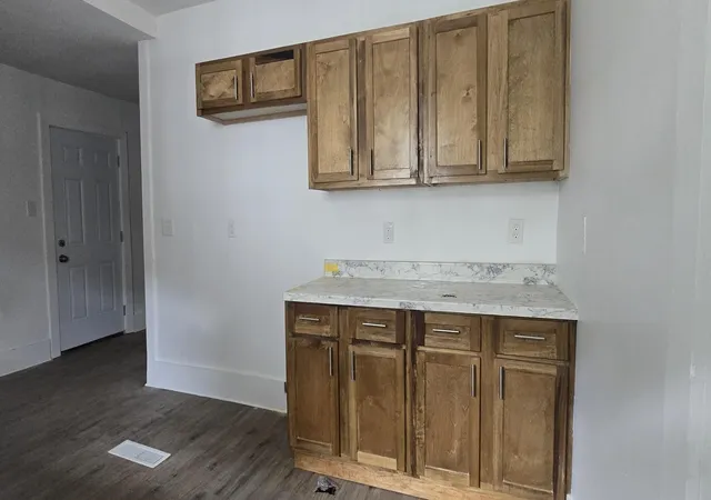 Photo 4 of Single family home for sale at 1251 Lamar Ave, Memphis, TN 38104 | MLS# 3593494 | Listing updated on 2026-09-17