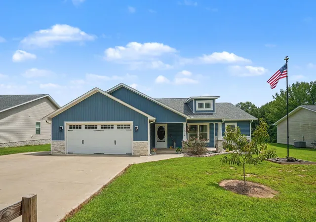 Photo 3 of Single family home for sale at 324 Post Oak Rd E, Camden, TN 38320 | MLS# 3510750 | Listing updated on 2026-08-20