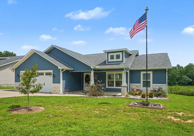 Photo 3 of Single family home for sale at 324 Post Oak Rd E, Camden, TN 38320 | MLS# 3510750 | Listing updated on 2026-08-20