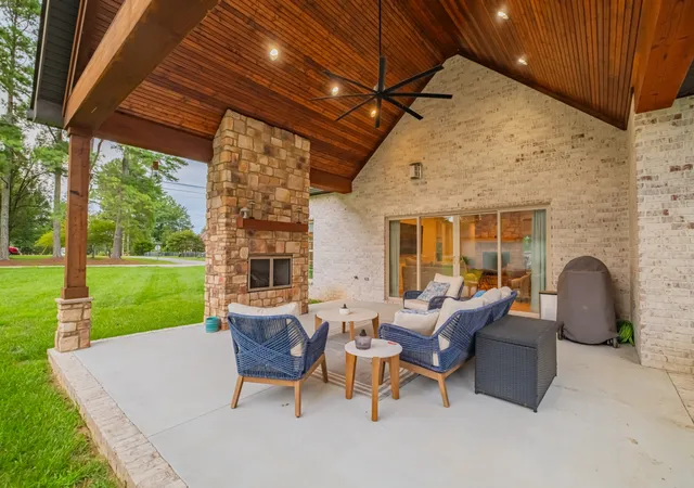 Photo 3 of Single family home for sale at 30 Pinehurst Dr, Manchester, TN 37355 | MLS# 3320265 | Listing updated on 2026-09-28