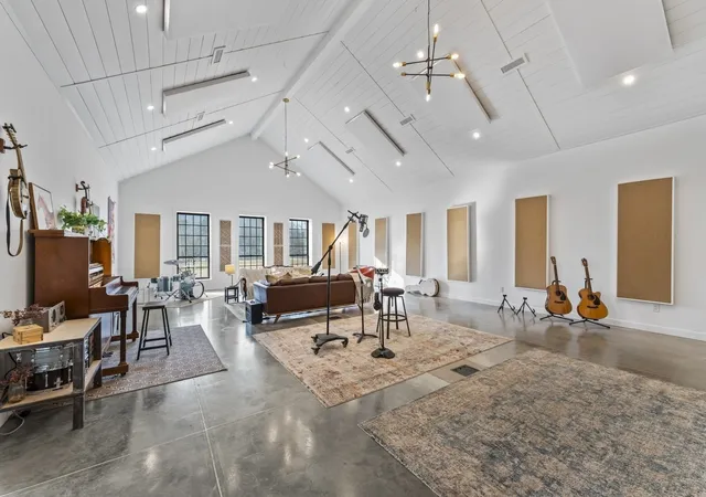 2nd image of 105 Mckinney Rd, Gordonsville, TN 38563 | MLS# 3320321