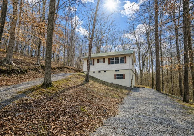 1st image of 1377 Four Seasons Dr, Smithville, TN 37166 | MLS# 3320327
