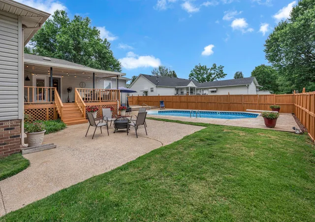 2nd image of 801 Douglas Dr, Lawrenceburg, TN 38464 | MLS# 3322309