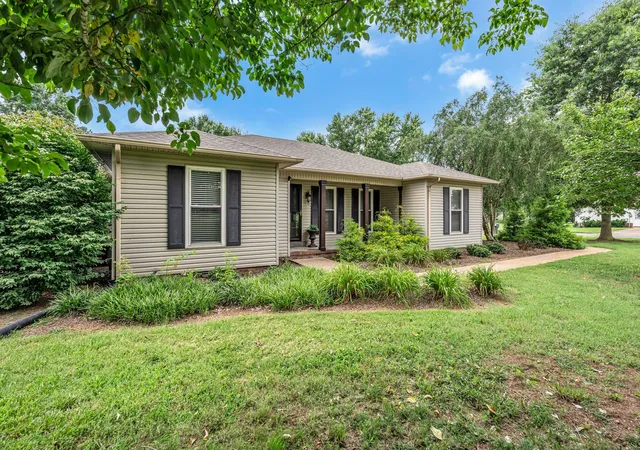 24th image of 801 Douglas Dr, Lawrenceburg, TN 38464 | MLS# 3322309
