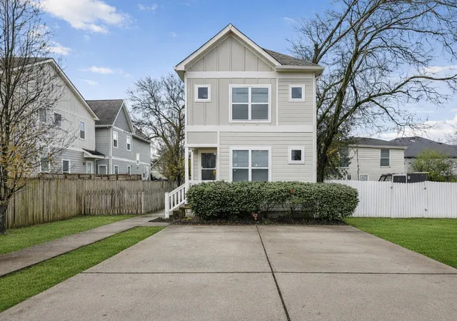 2nd image of 1927 14th Ave N, Nashville, TN 37208 | MLS# 3336345