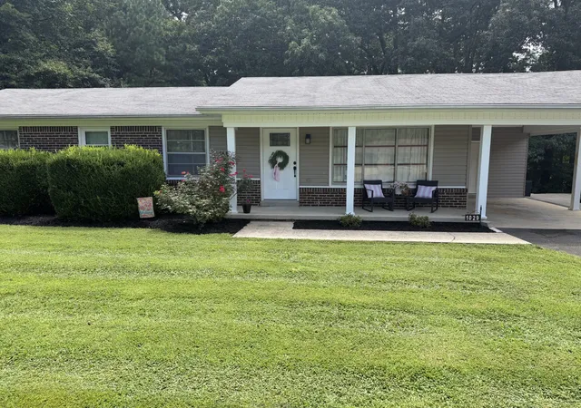 2nd image of 1029 Pine Cir, Lawrenceburg, TN 38464 | MLS# 3320531