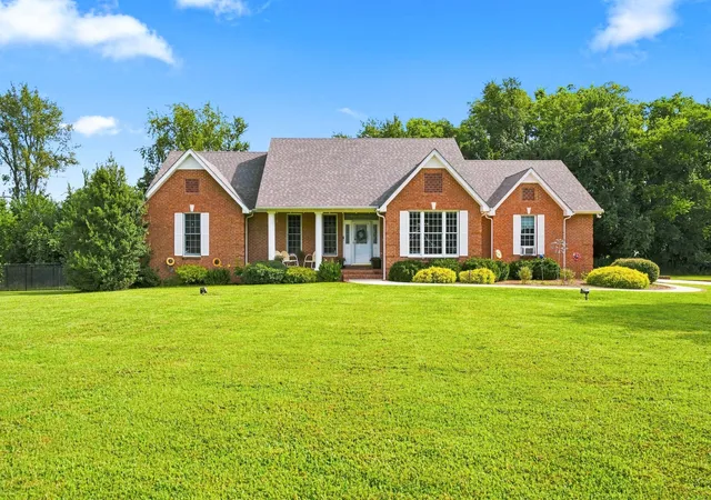 Photo 1 of Single family home for sale at 131 Maple Dr, Woodbury, TN 37190 | MLS# 3506563 | Listing updated on 2026-09-12