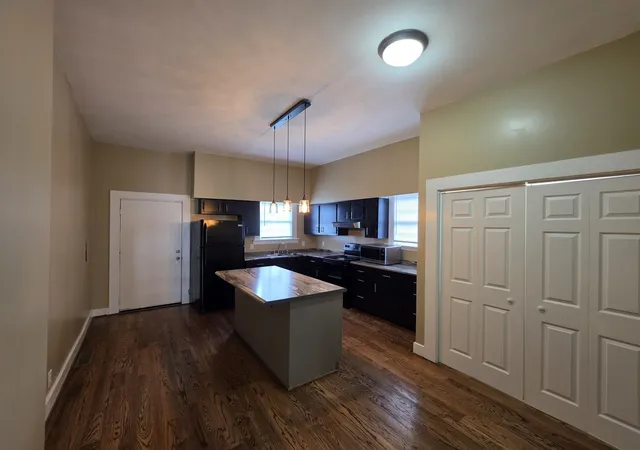 Listing Photo 5 - Condo for sale in building located at 1507 Russell St, Nashville, TN 37206