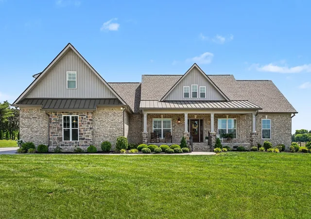 Photo 3 of Single family home for sale at 8002 Traditions Ln, Columbia, TN 38401 | MLS# 3336160 | Listing updated on 2026-10-11