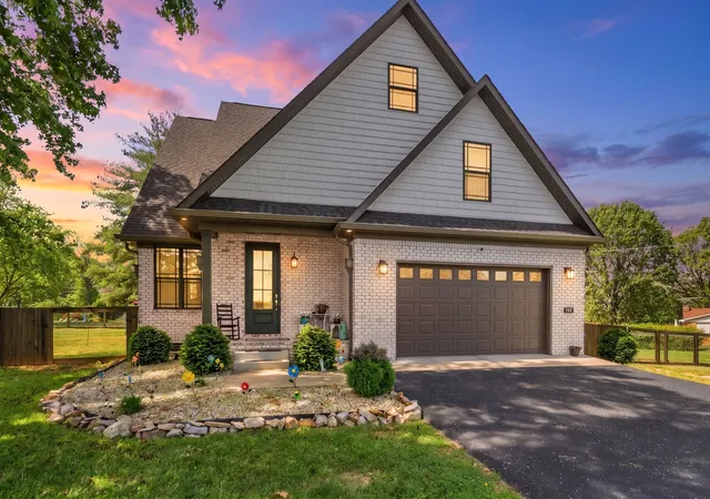 1st image of 205 Dew Drop Dr, Franklin, KY 42134 | MLS# 3320590