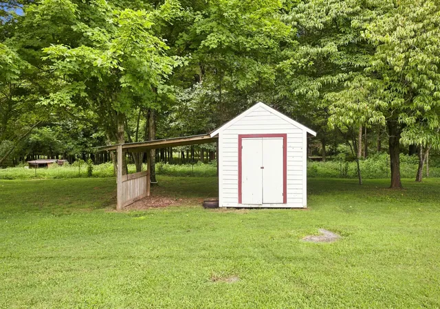 Photo 4 of Manufactured home for sale at 2299 Old Farmington Rd, Lewisburg, TN 37091 | MLS# 3320677 | Listing updated on 2026-09-04