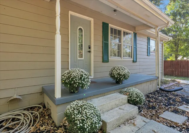 Photo 2 of Single family home for sale at 400 Cumberland Ave, Tullahoma, TN 37388 | MLS# 3596273 | Listing updated on 2026-10-10