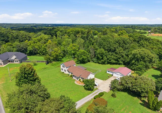 Photo 3 of Single family home for sale at 7464 Hoods Branch Rd, Springfield, TN 37172 | MLS# 3329909 | Listing updated on 2026-09-22