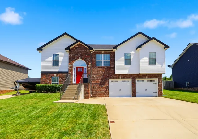 2nd image of 141 Kingstons Cv, Clarksville, TN 37042 | MLS# 3336188