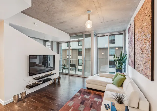 2nd image of 301 Demonbreun St #1015, Nashville, TN 37201 | MLS# 3322311