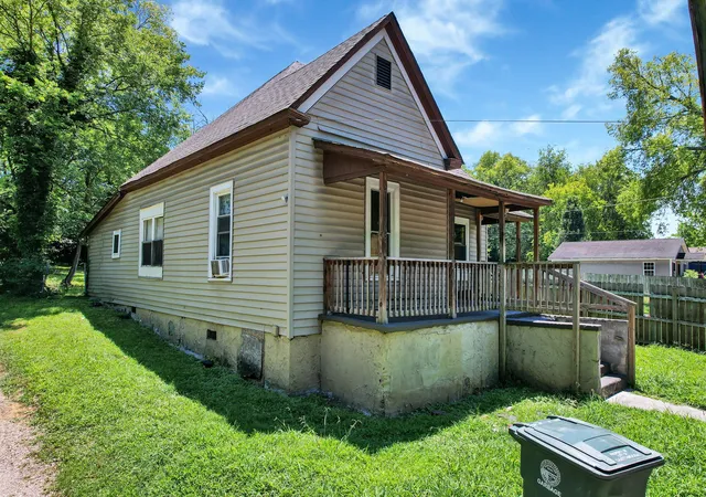 Photo 1 of Single family home for sale at 1722 Stanfiel St, Chattanooga, TN 37406 | MLS# 3320913 | Listing updated on 2026-09-18