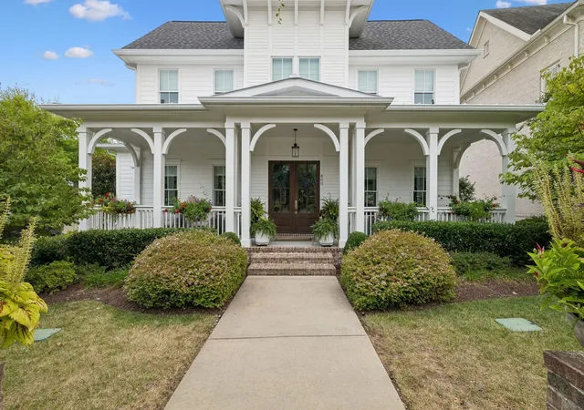 Photo 3 of Single family home for sale at 800 Stonewater Blvd, Franklin, TN 37064 | MLS# 3524695 | Listing updated on 2026-10-12