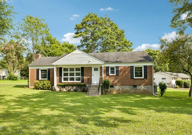 3rd image of 202 Jackson Heights Rd, Columbia, TN 38401 | MLS# 3501087