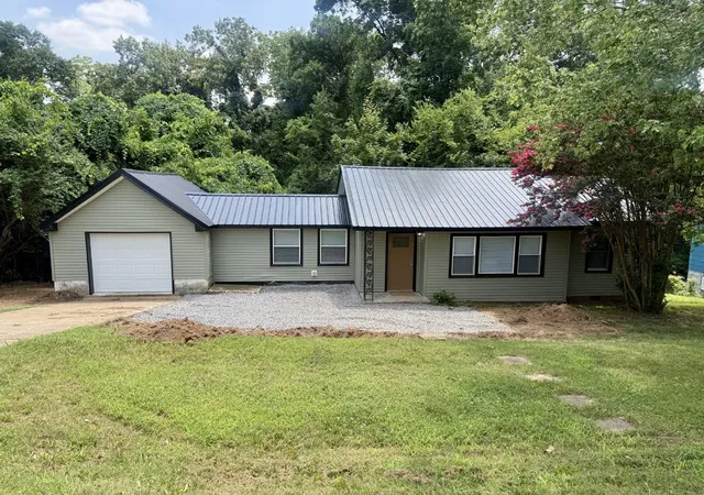 1st image of 714 Mcgraw St, Clarksville, TN 37040 | MLS# 3320892