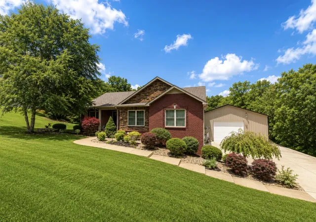 Photo 1 of Single family home for sale at 1194 Old Mack Rd, Clarksville, TN 37040 | MLS# 3322307 | Listing updated on 2026-08-31