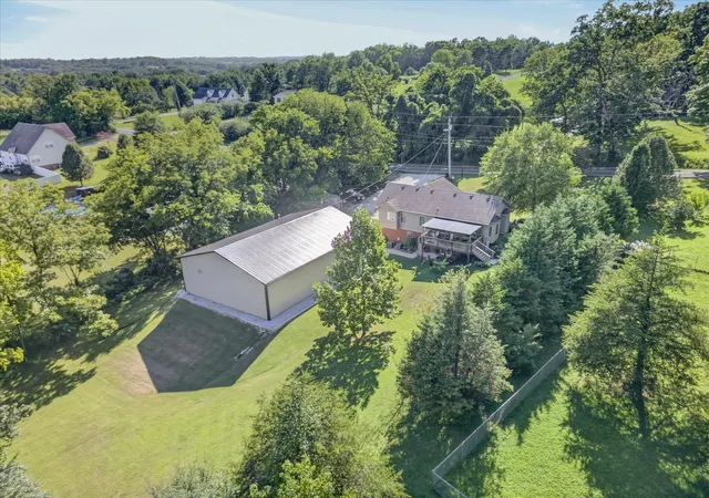Photo 2 of Single family home for sale at 1194 Old Mack Rd, Clarksville, TN 37040 | MLS# 3322307 | Listing updated on 2026-08-31