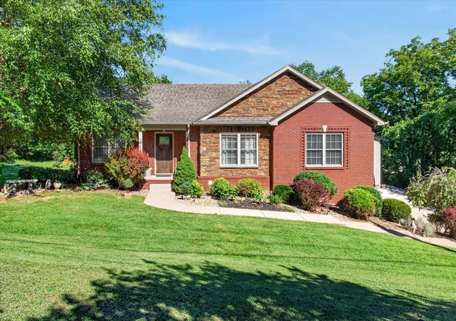 Photo 3 of Single family home for sale at 1194 Old Mack Rd, Clarksville, TN 37040 | MLS# 3322307 | Listing updated on 2026-08-31