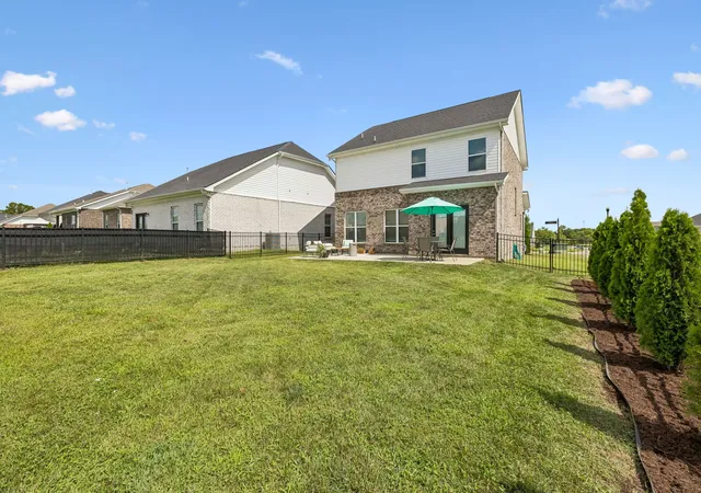 Photo 3 of Single family home for sale at 301 Booker Dr, Gallatin, TN 37066 | MLS# 3320991 | Listing updated on 2026-09-30