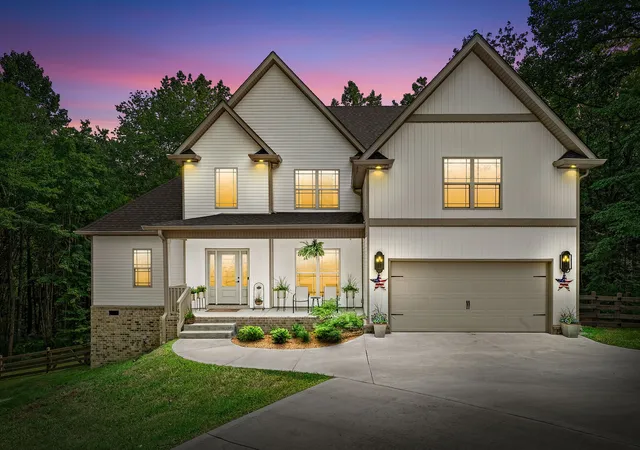 Single family home for sale at 1427 Southside Rd, Southside, TN 37171 | MLS# 3336283