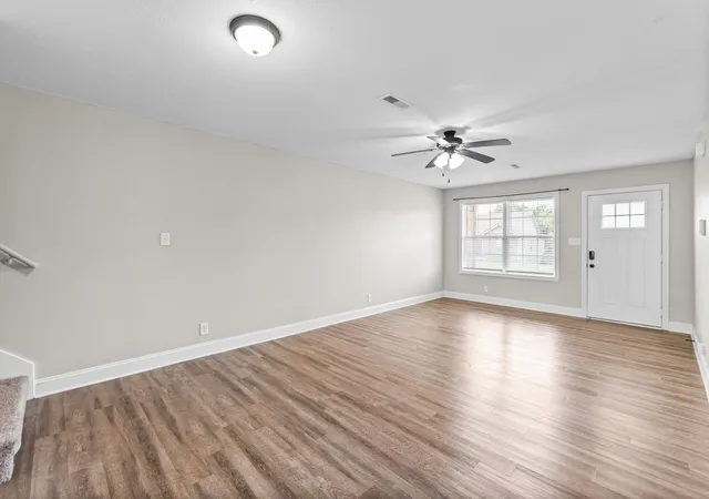 Photo 4 of Single family home for sale at 118 Ambridge St, Oak Grove, KY 42262 | MLS# 3513671 | Listing updated on 2026-08-16