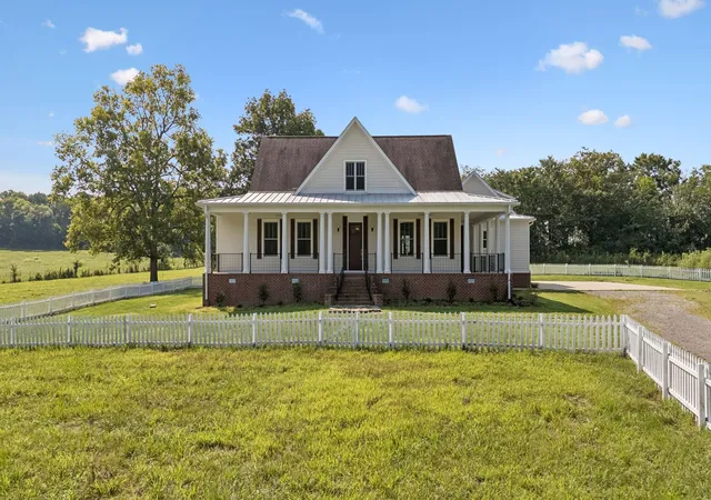 Single family home for sale at 1143 Hilton Ln, Castalian Springs, TN 37031 | MLS# 3499652