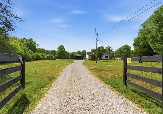 2nd image of 4290 Hwy 431, Columbia, TN 38401 | MLS# 3505879