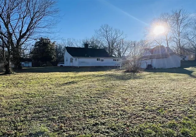 5th image of 501 E Madison St, Franklin, KY 42134 | MLS# 3321960