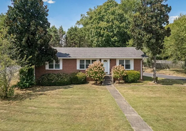 Photo 1 of Single family home for sale at 1610 June Ave, Shelbyville, TN 37160 | MLS# 3336192 | Listing updated on 2026-09-21