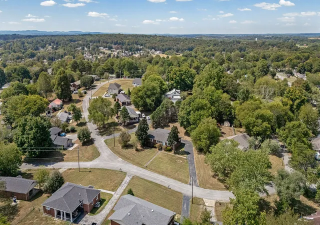 Photo 3 of Single family home for sale at 1610 June Ave, Shelbyville, TN 37160 | MLS# 3336192 | Listing updated on 2026-09-21