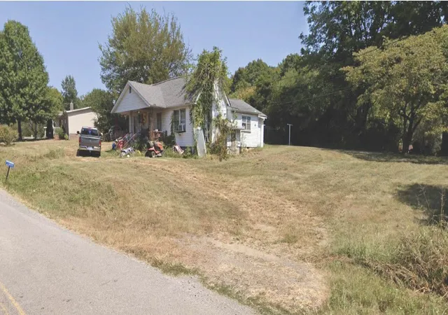 2nd image of 435 Briarwood Rd, Clarksville, TN 37040 | MLS# 3333495