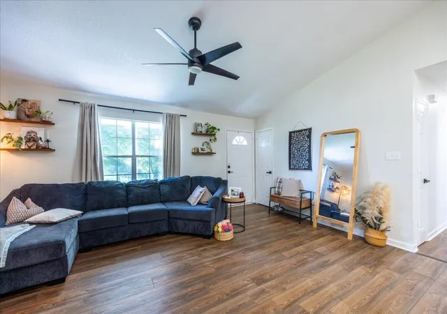 Photo 4 of Single family home for sale at 860 Anchor Dr, Lenoir City, TN 37771 | MLS# 3516024 | Listing updated on 2026-09-14