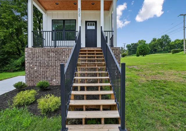 Photo 3 of Single family home for sale at 503 N Frierson St, Columbia, TN 38401 | MLS# 3322327 | Listing updated on 2026-10-23