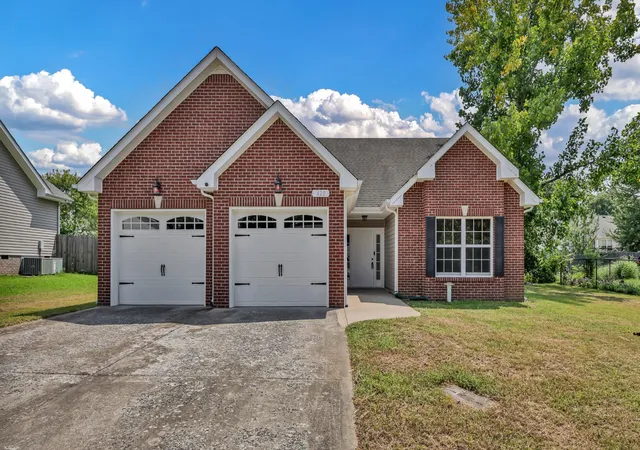 Photo 1 of Single family home for sale at 420 Chestnut Grv Way, Clarksville, TN 37042 | MLS# 3502028 | Listing updated on 2026-08-24
