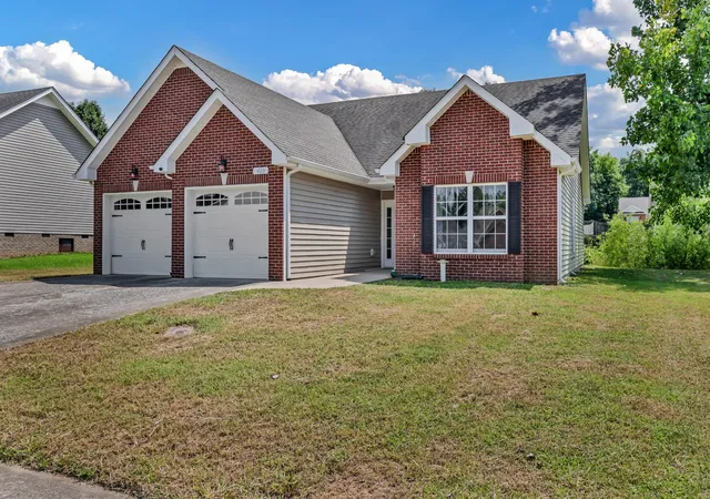 Photo 2 of Single family home for sale at 420 Chestnut Grv Way, Clarksville, TN 37042 | MLS# 3502028 | Listing updated on 2026-08-24