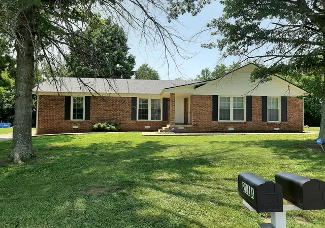 1st image of 211 Hunter Dr, Columbia, TN 38401 | MLS# 3512472