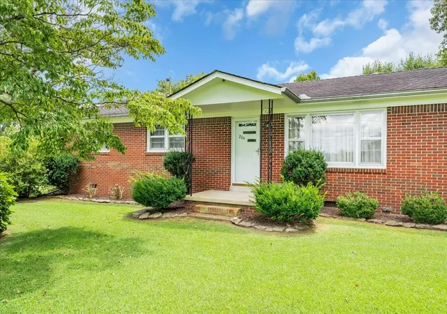 2nd image of 204 Charlie Crosslin Rd, Manchester, TN 37355 | MLS# 3336195
